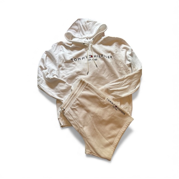 Tommy Hilfiger White sweater and short set very comfortable and clean never worn - Picture 1 of 2